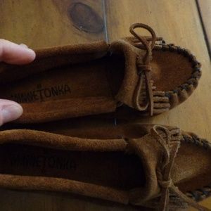 NWOB Minnetonka Moccasins Kiltie Hard Sole Kid 12